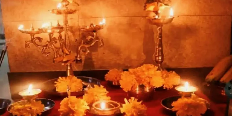 दीप अमावास्या: जाणून घ्या महत्व, पूजा विधी, माहिती, उपाय