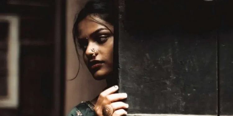 बायकोने नवऱ्याला कधीच सांगू नयेत या ५ गोष्टी